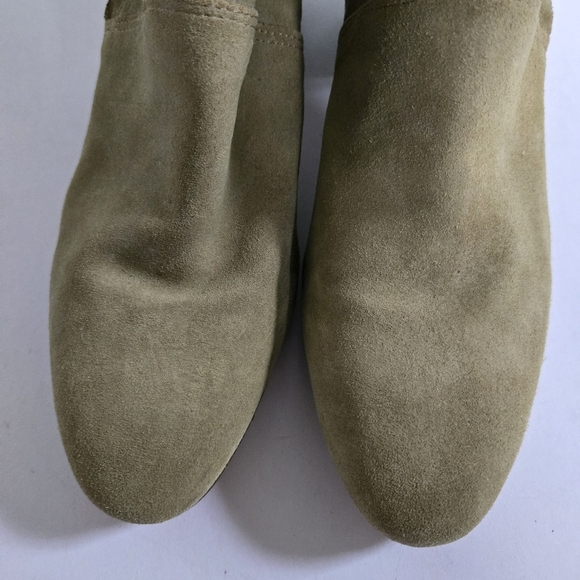 Banana Republic Boots Lydia Green Suede Heeled Side Zip Tasseled sz 7.5 - Picture 3 of 10